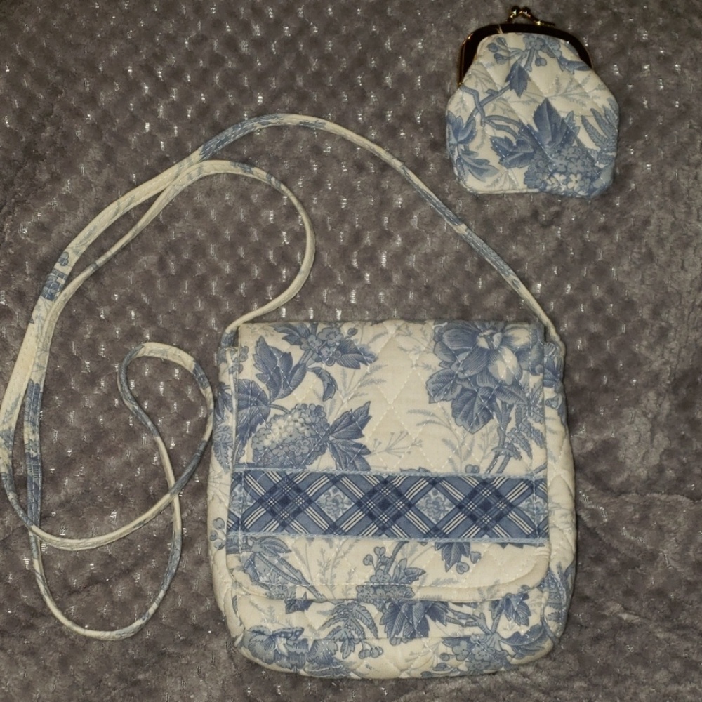 Crossbody vera Bradley purse with coin purse